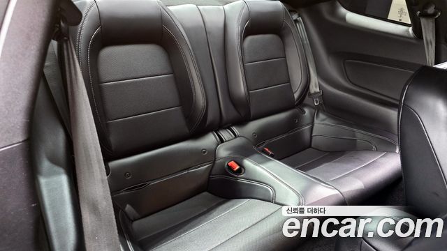 Ford Mustang 2020 — photo 12