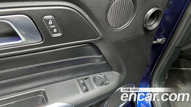 Ford Mustang 2020 — photo 17