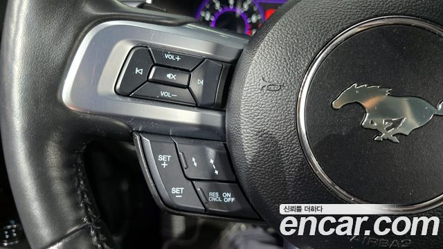 Ford Mustang 2020 — photo 19