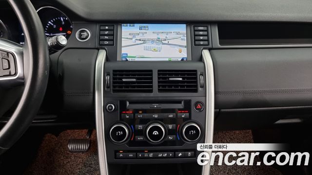 Land Rover Discovery Sport 2016 — photo 14