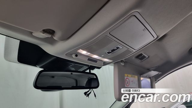 Land Rover Discovery Sport 2016 — photo 18