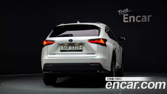 Lexus NX 2017 — photo 4