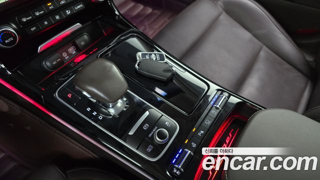 Kia Stinger 2018 — photo 9