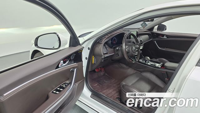 Kia Stinger 2018 — photo 10