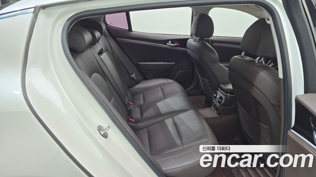 Kia Stinger 2018 — photo 12