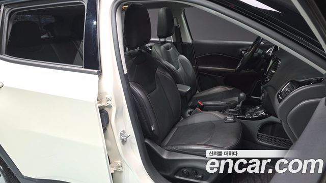 Jeep Compass 2019 — photo 10