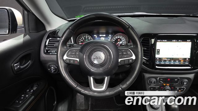 Jeep Compass 2019 — photo 13