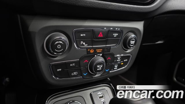 Jeep Compass 2019 — photo 16