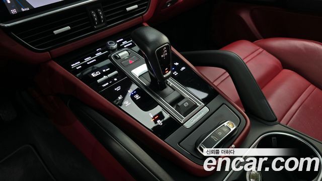 Porsche Cayenne 2020 — photo 9