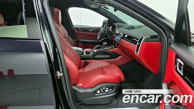 Porsche Cayenne 2020 — photo 10