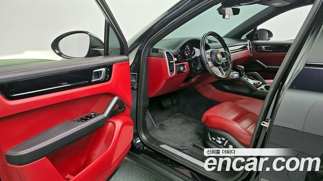 Porsche Cayenne 2020 — photo 11