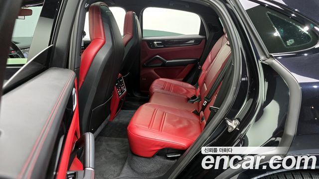 Porsche Cayenne 2020 — photo 12