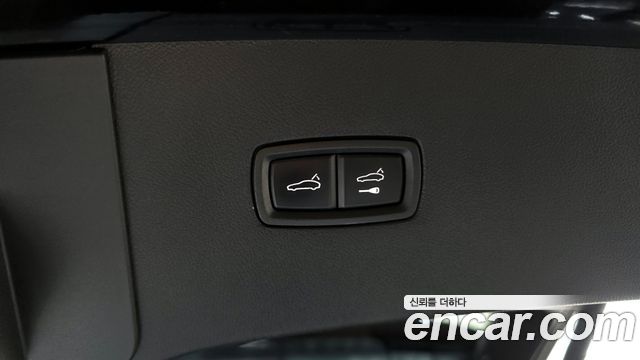 Porsche Cayenne 2020 — photo 19