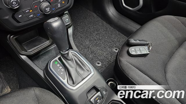 Jeep Renegade 2021 — photo 9
