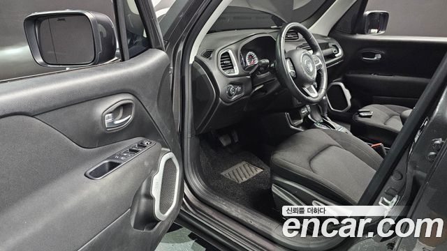 Jeep Renegade 2021 — photo 11