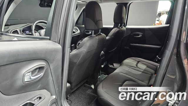 Jeep Renegade 2021 — photo 12