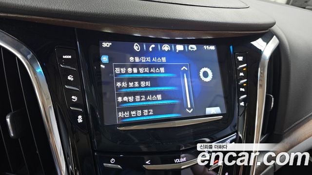Cadillac Escalade 2018 — photo 16