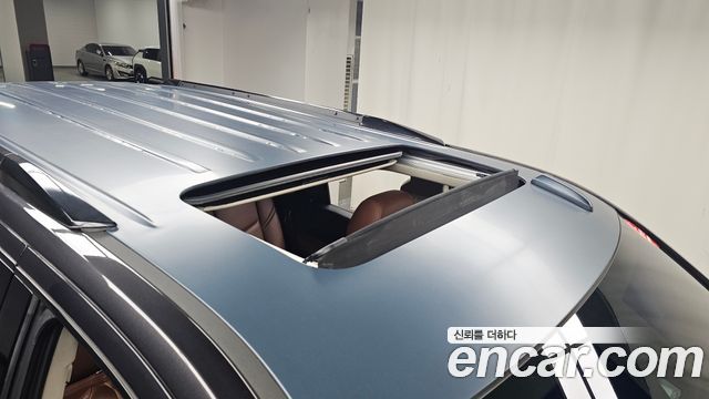 Cadillac Escalade 2018 — photo 19