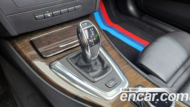 BMW 3-Series 2010 — photo 9