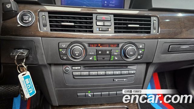 BMW 3-Series 2010 — photo 18