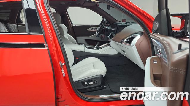 BMW XM 2023 — photo 11