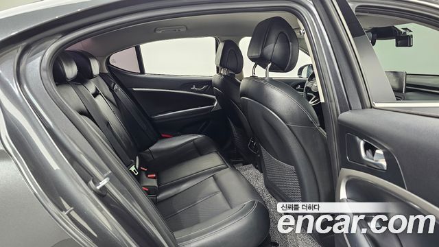 Genesis G70 2018 — photo 12
