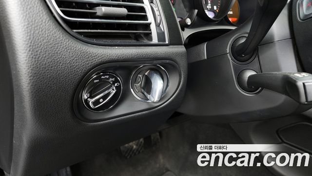 Porsche Macan 2021 — photo 16