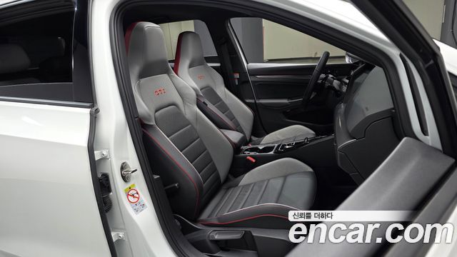 Volkswagen Golf 2024 — photo 10