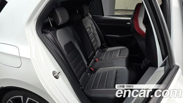 Volkswagen Golf 2024 — photo 11