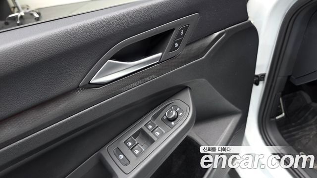 Volkswagen Golf 2024 — photo 12
