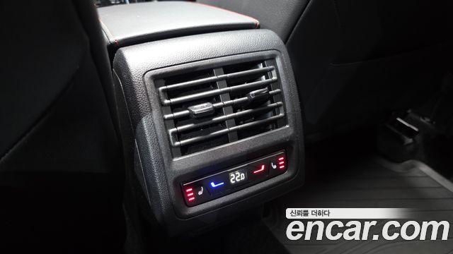 Volkswagen Golf 2024 — photo 19