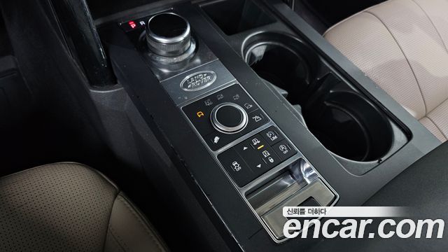 Land Rover Discovery 2018 — photo 9