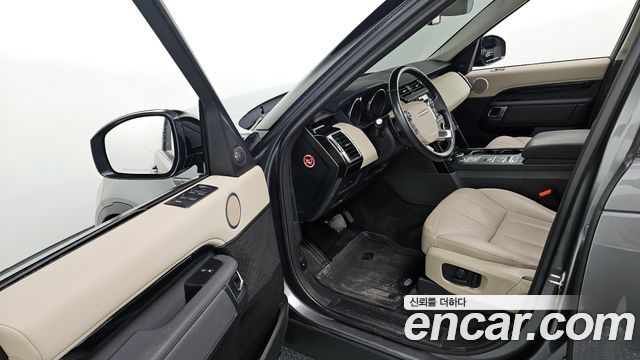 Land Rover Discovery 2018 — photo 10