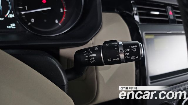 Land Rover Discovery 2018 — photo 14