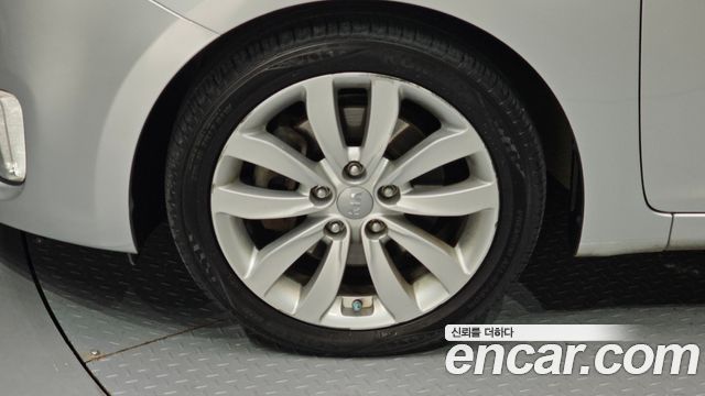 Kia Carens 2014 — photo 5