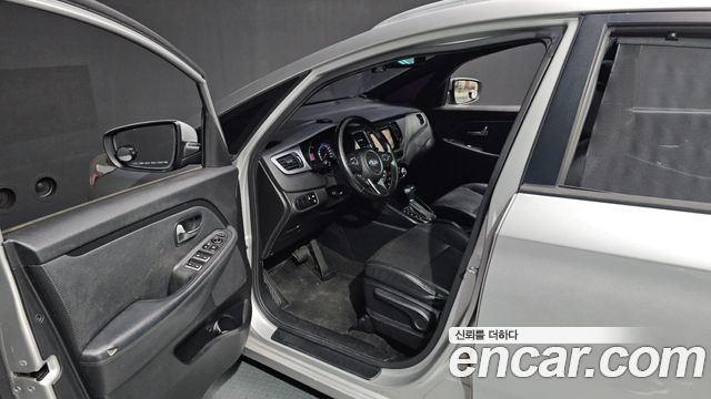 Kia Carens 2014 — photo 10