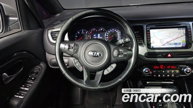 Kia Carens 2014 — photo 13