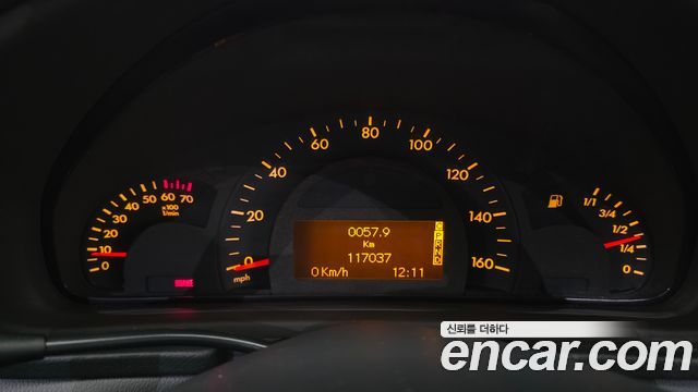 Mercedes-Benz C-Class 2004 — photo 8