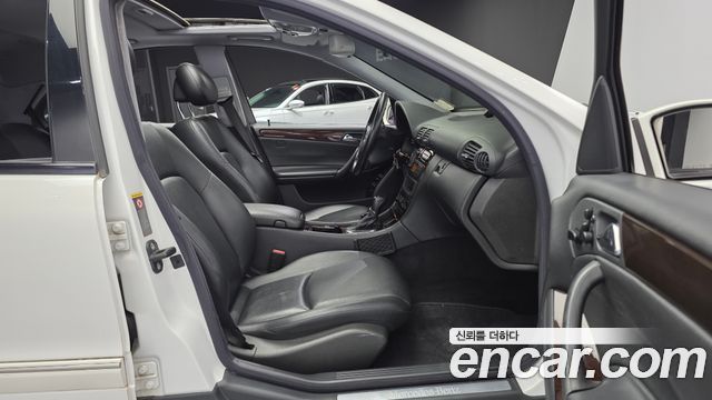 Mercedes-Benz C-Class 2004 — photo 10