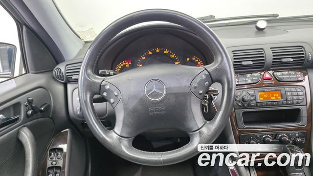 Mercedes-Benz C-Class 2004 — photo 14