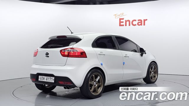 Kia pride 2014 — photo 2