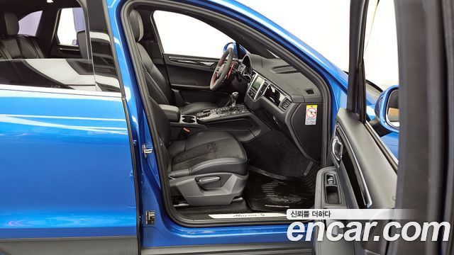 Porsche Macan 2015 — photo 11