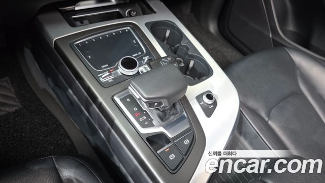 Audi Q7 2019 — photo 9
