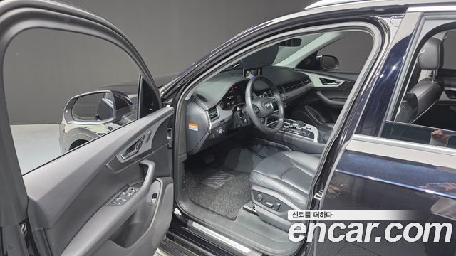 Audi Q7 2019 — photo 10
