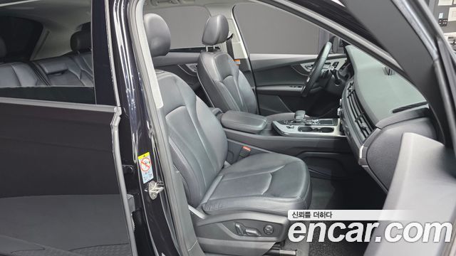 Audi Q7 2019 — photo 12