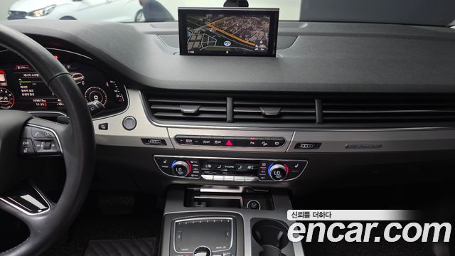 Audi Q7 2019 — photo 16