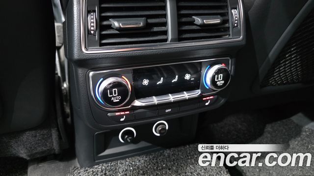 Audi Q7 2019 — photo 18