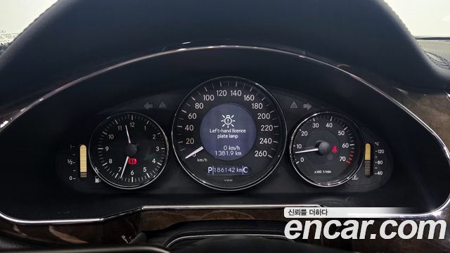 Mercedes-Benz CLS-Class 2005 — photo 8