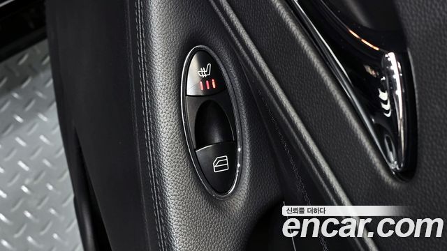Mercedes-Benz CLS-Class 2005 — photo 19