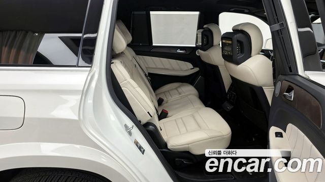Mercedes-Benz GL-Class 2015 — photo 12